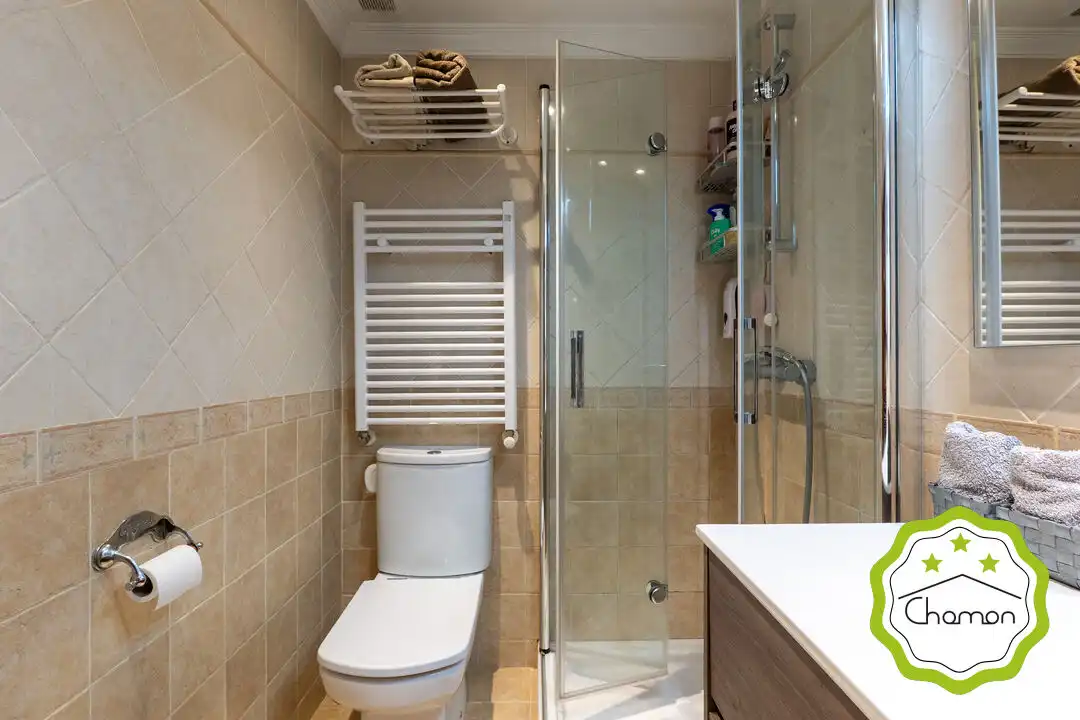 Bathroom of Flat for sale in Santurtzi   with Heating and Storage room