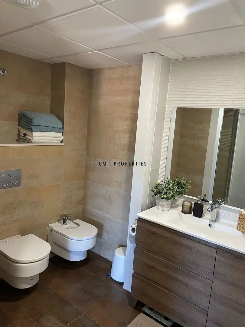 Baño de Casa adosada de alquiler en Chiva con Aire acondicionado, Calefacción y Terraza