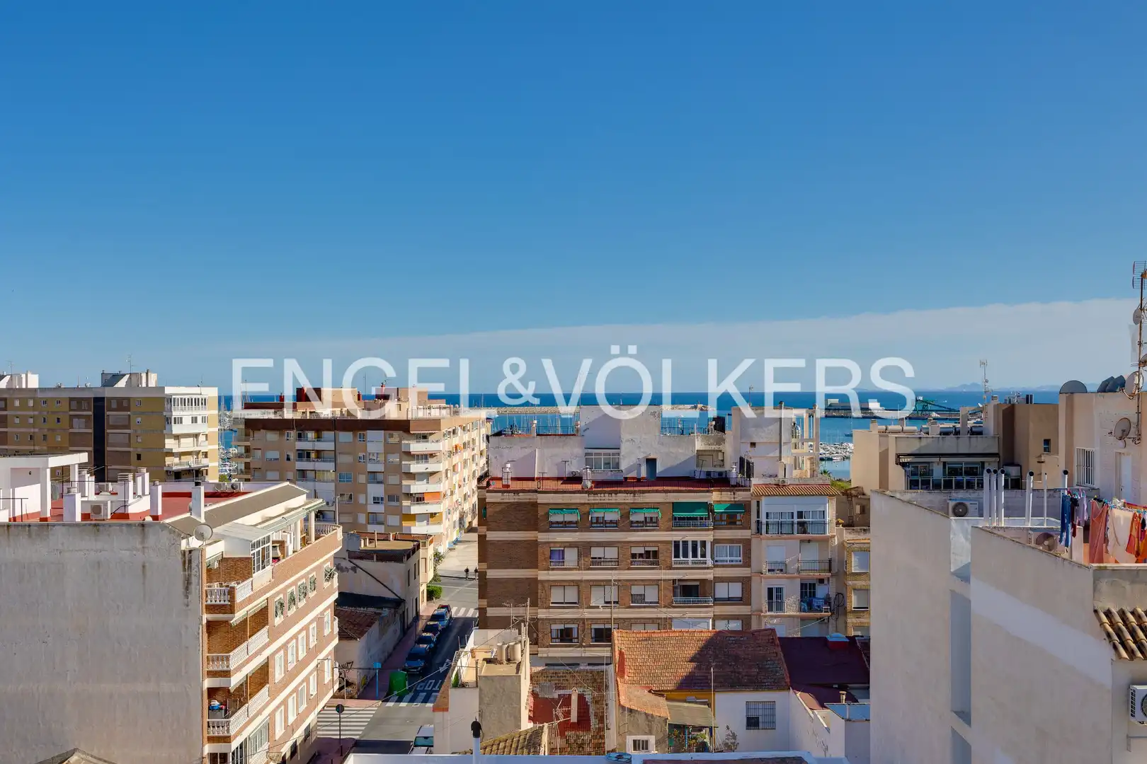 Vista exterior de Ático en venta en Torrevieja con Aire acondicionado, Calefacción y Terraza