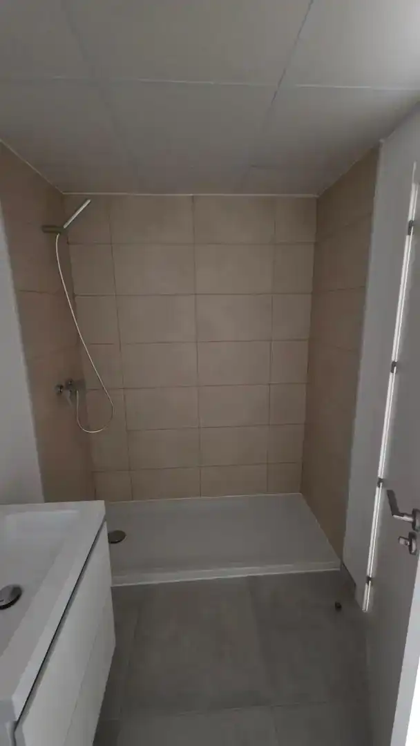 Bany de Pis de lloguer en Entrenúcleos