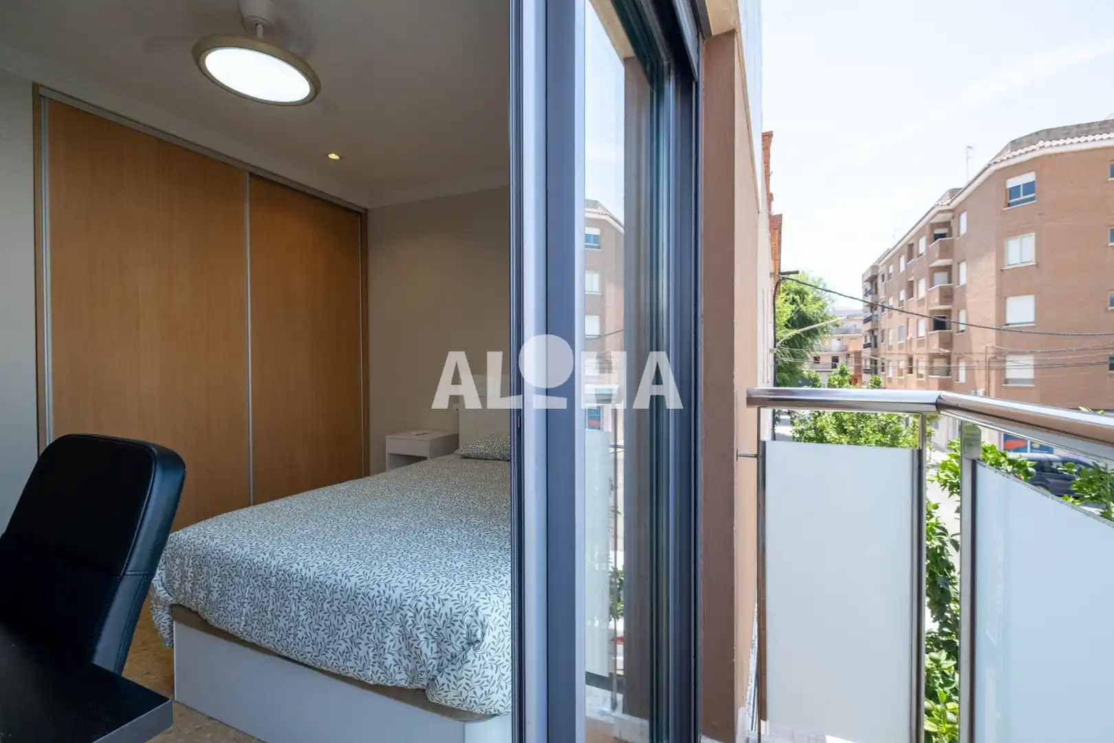 Habitación de Apartamento de alquiler en Moncada con Aire acondicionado, Calefacción y Amueblado