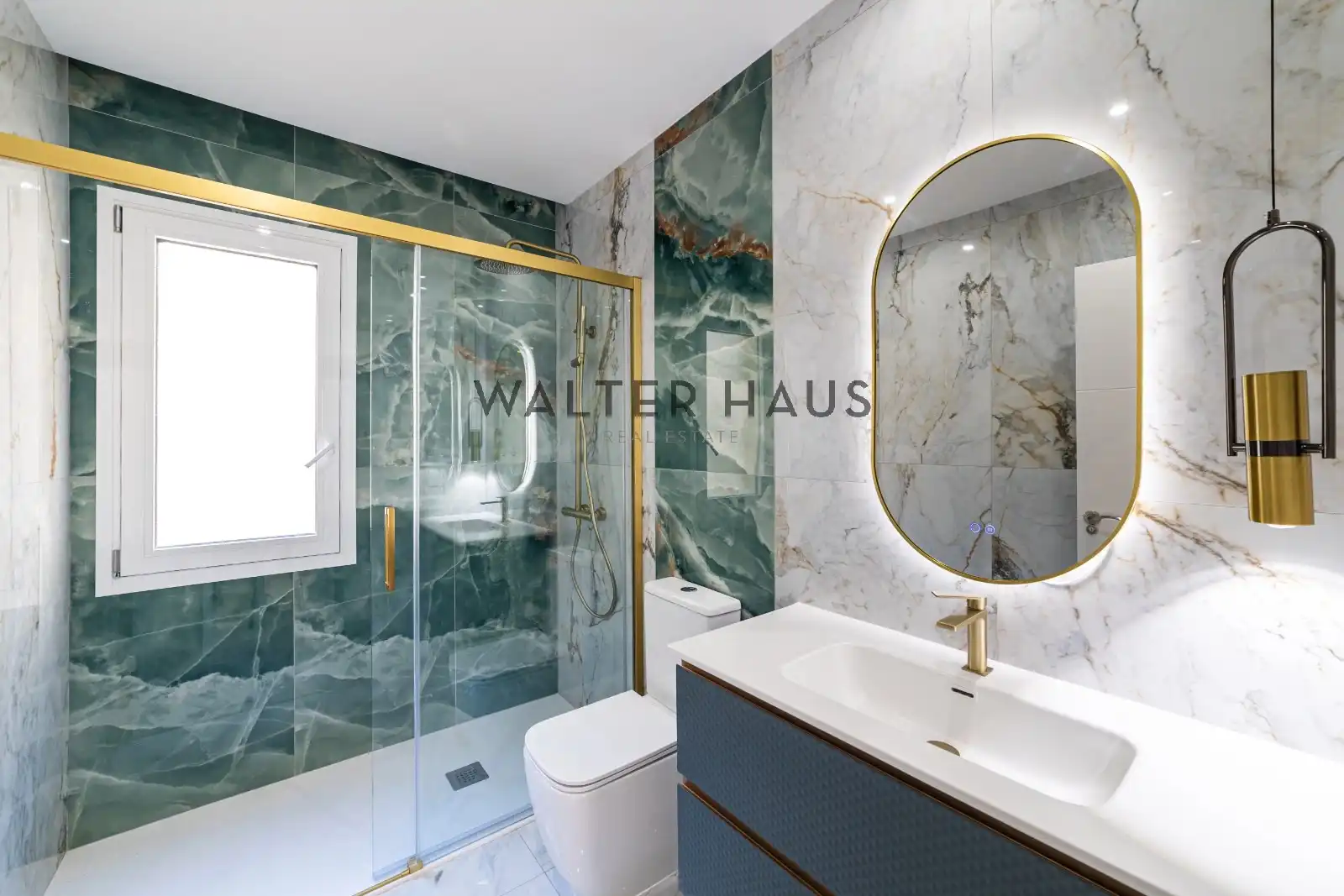 Bathroom of Flat for rent in Madrid  with Air Conditioner, Heating and Storage room
