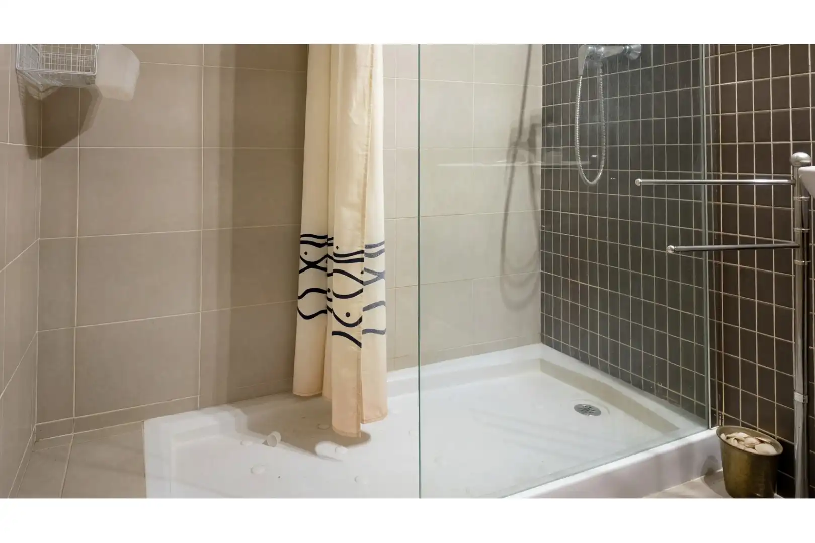 Bathroom of Flat for sale in Alicante / Alacant  with Air Conditioner, Heating and Private garden