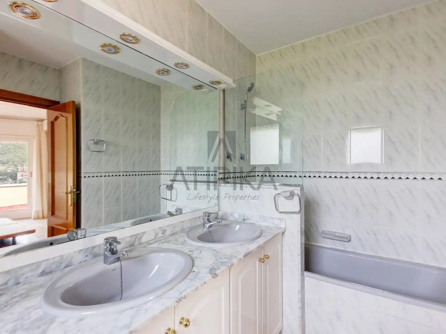 Baño de Casa o chalet en venta en Castelldefels con Aire acondicionado, Calefacción y Terraza