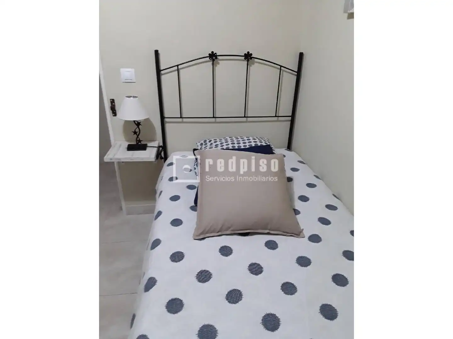 Bedroom of Flat for rent in Sevilla  with Air Conditioner, Terrace and Furnished