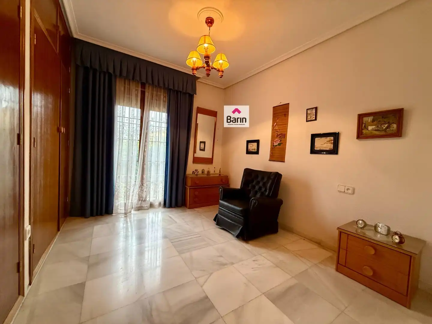 Sala d'estar de Casa o xalet en venda en Córdoba amb Jardí privat, Terrassa i Traster
