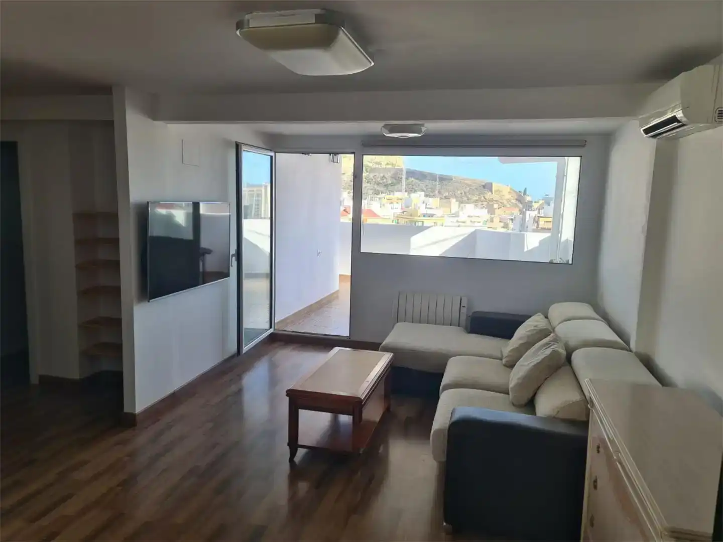 Wohnzimmer von Wohnung zur Miete in Alicante / Alacant mit Klimaanlage