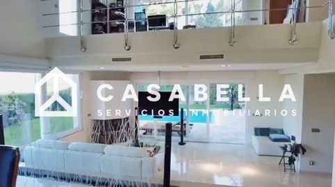 CASABELLA INMOBILIARIA vende espectacular Villa en Gilet.