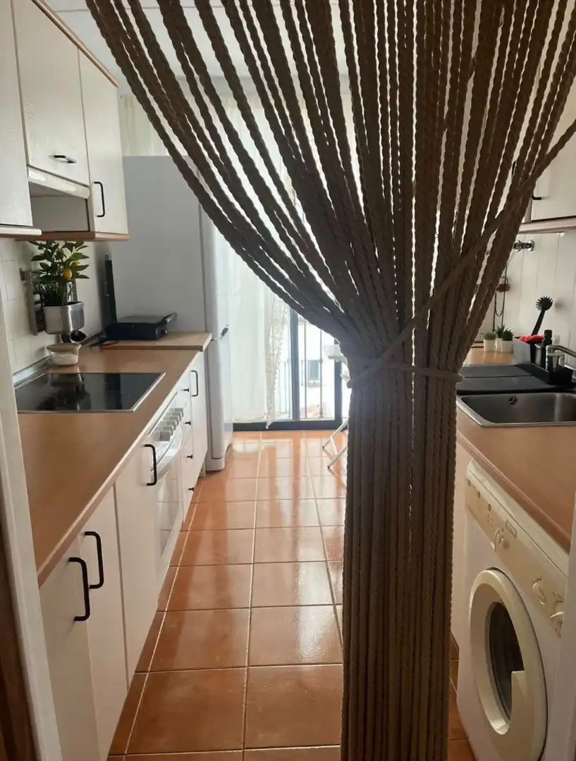 Apartamento con terraza en venta en San Luis de Sabinillas, imagen 3