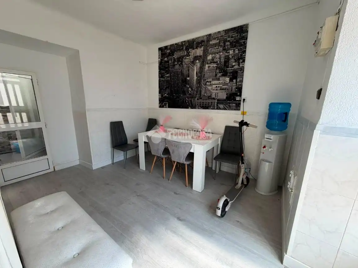 Casa adosada en venta en Torredonjimeno