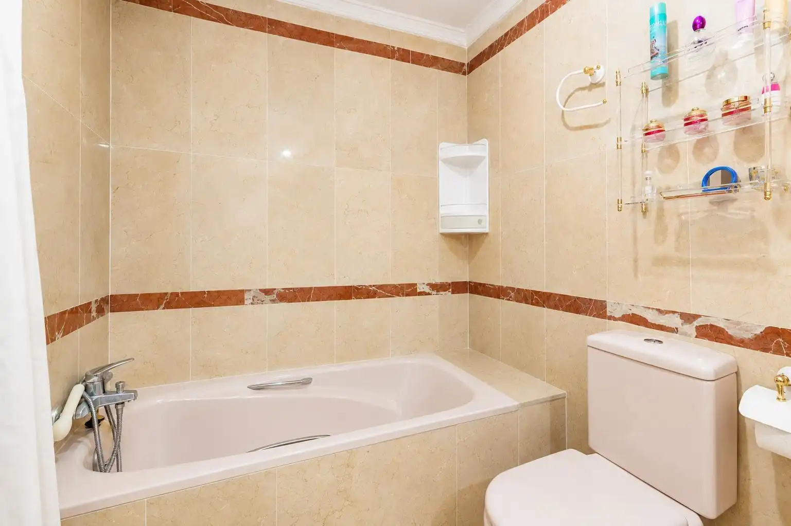 Bany de Apartament en venda en Estepona amb Terrassa