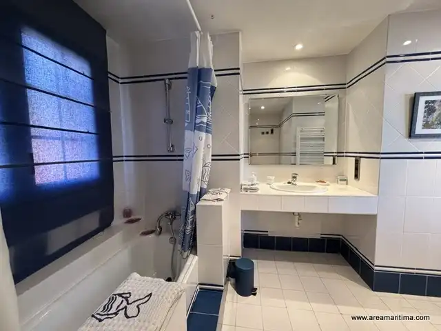 Bathroom of Detached homes for sale in Alboraya  with Air Conditioner, Parquet flooring and Terrace