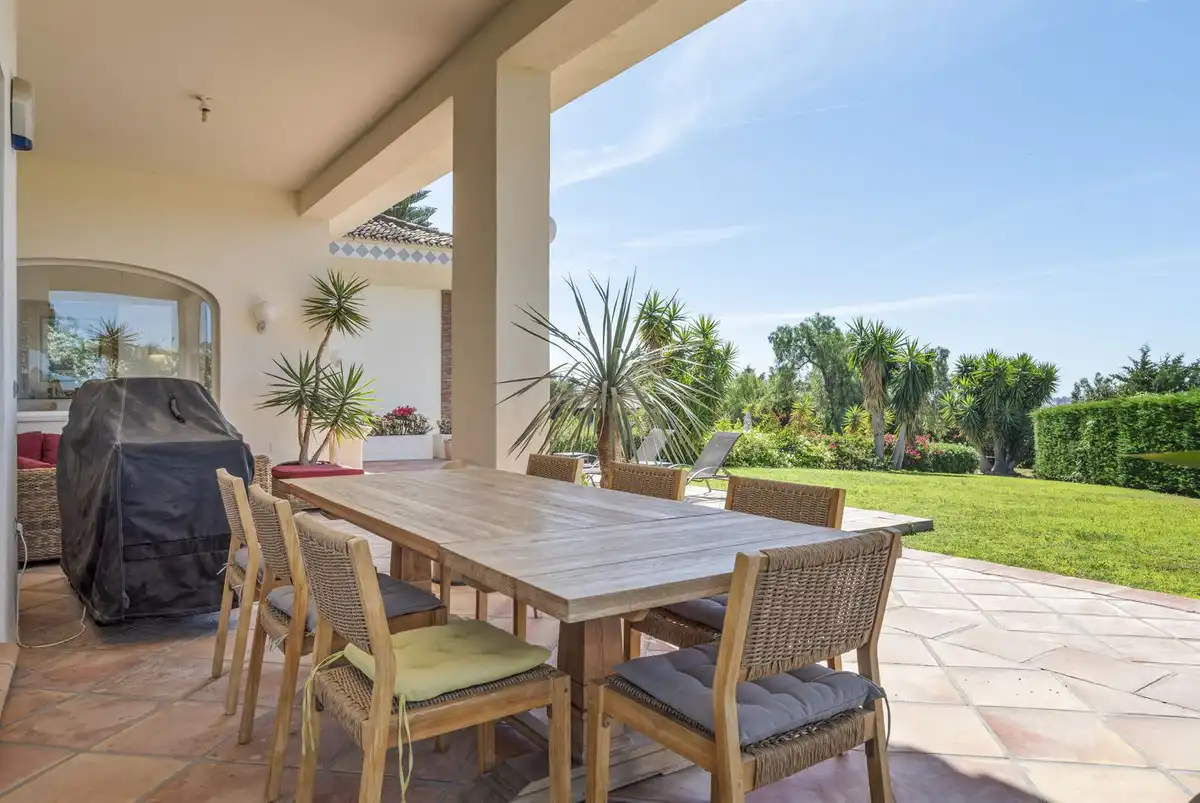 Terrassa de Casa o xalet en venda en Benahavís amb Aire condicionat, Jardí privat i Terrassa