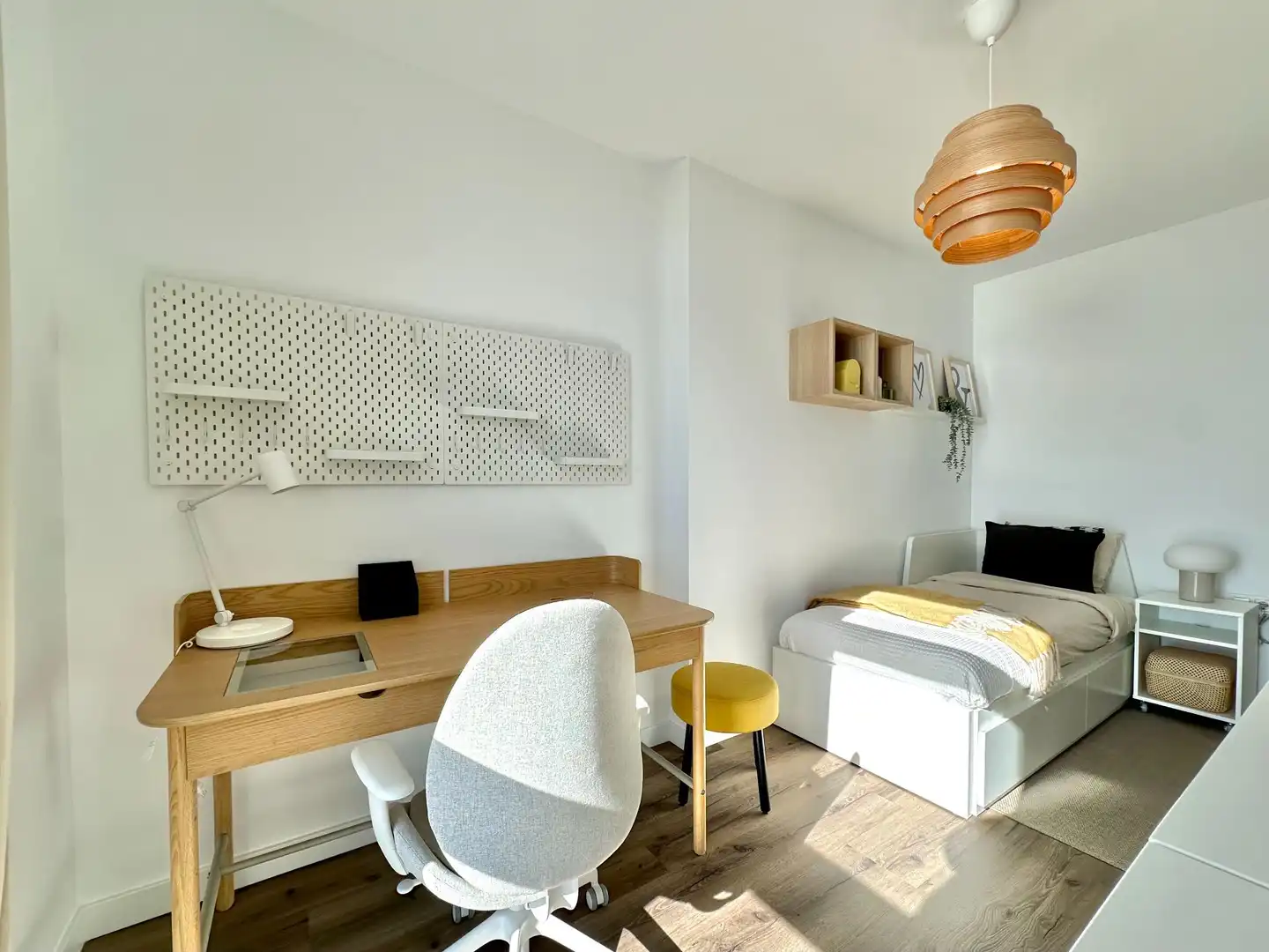 Schlafzimmer von Dachboden zum Verkauf in Almuñécar mit Klimaanlage, Terrasse und Schwimmbad