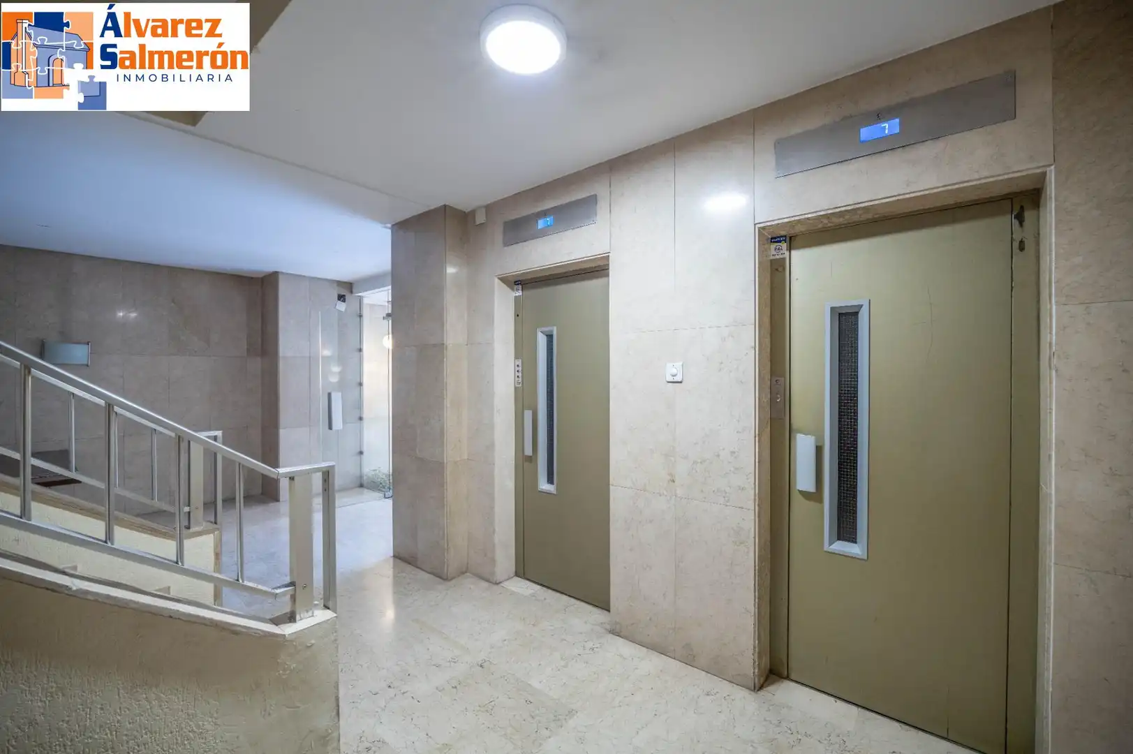 Piso en venta en Granada con Terraza y Balcón