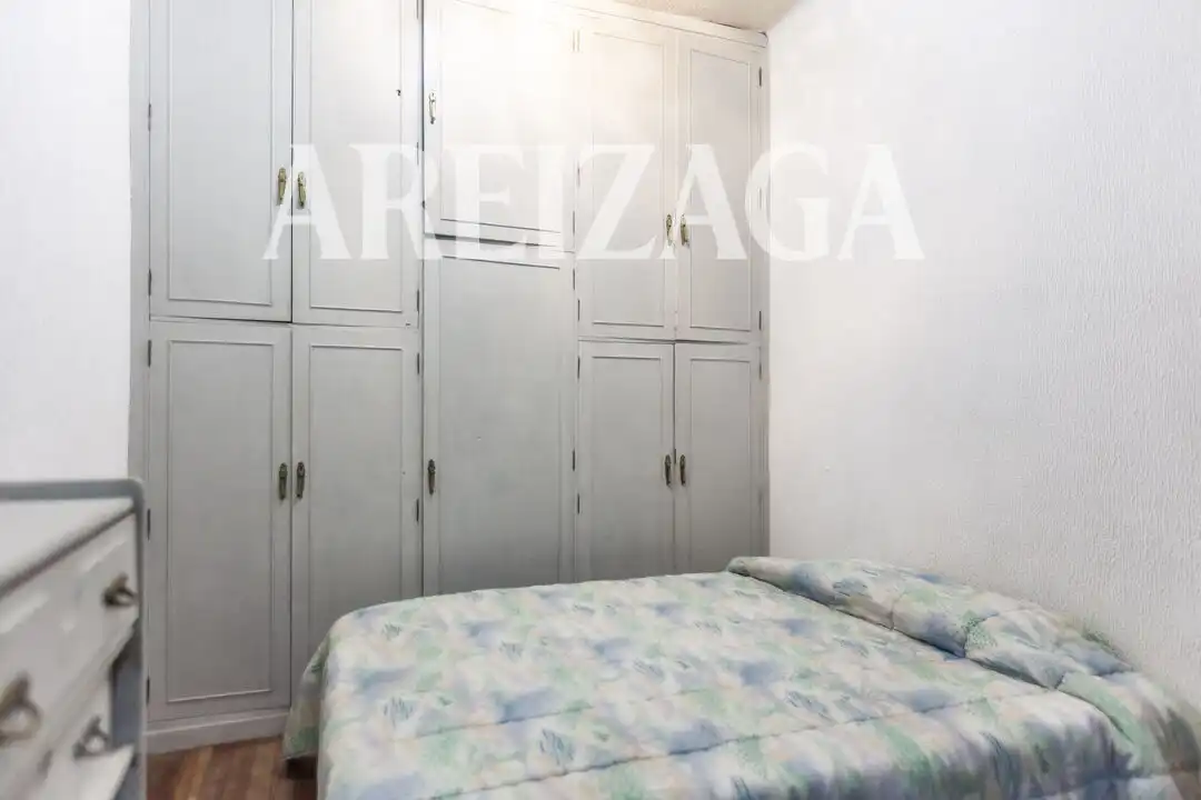 Habitación de Piso en venta en Donostia - San Sebastián  con Calefacción y Balcón