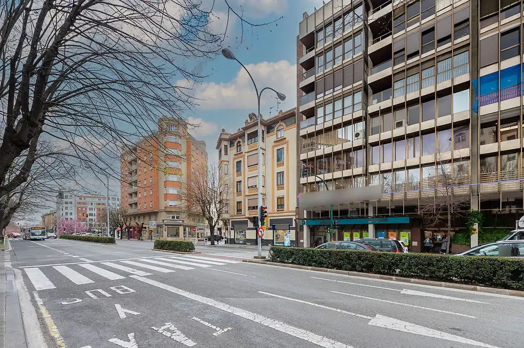 Vista exterior de Local en venda en  Pamplona / Iruña