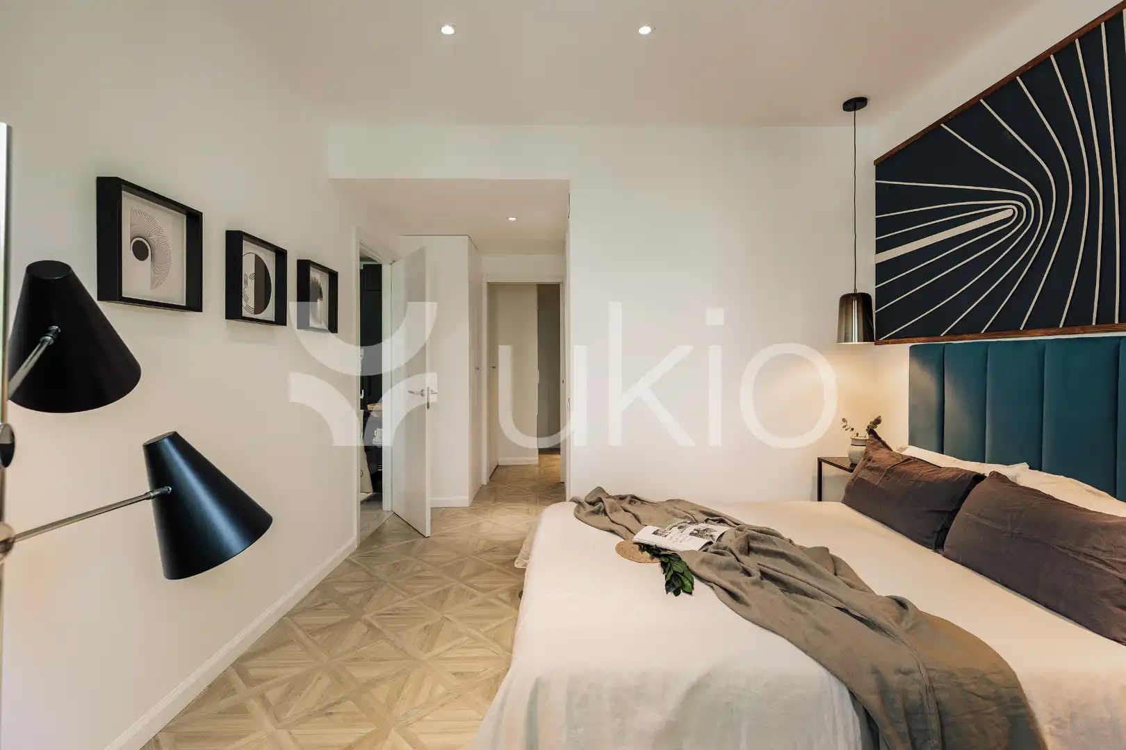 Dormitori de Apartament de lloguer en Barcelona amb Aire condicionat, Calefacció i Moblat