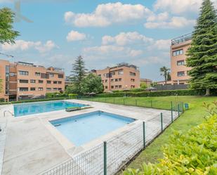 Piscina de Àtic en venda en Boadilla del Monte amb Aire condicionat, Terrassa i Piscina