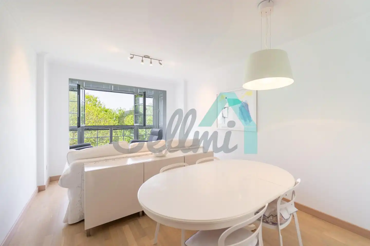 Comedor de Piso en venta en Castropol con Calefacción, Trastero y Amueblado