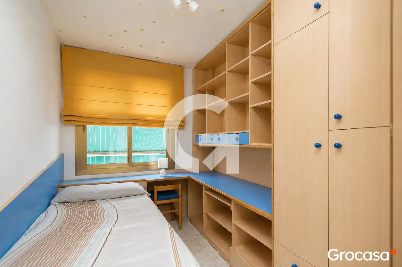Bedroom of Flat for sale in Cornellà de Llobregat  with Air Conditioner, Furnished and Oven