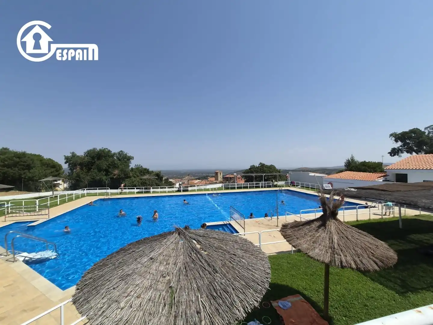 Piscina de Finca rústica en venda en Casas de Miravete amb Moblat
