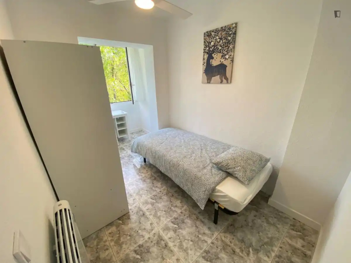 Room in Los Rosales