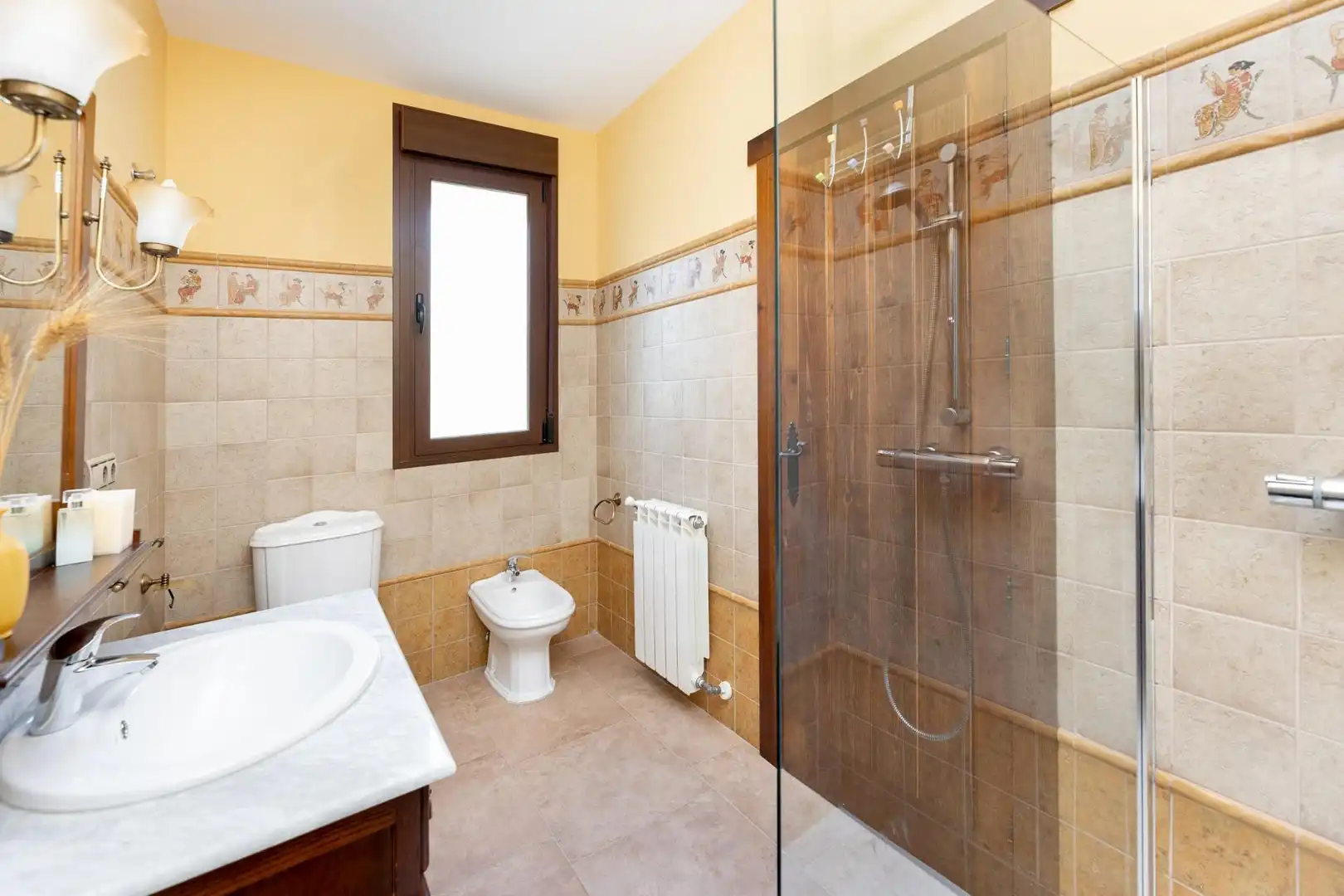 Bathroom of Houses for sale in Colomera  with Heating, Terrace and Storage room
