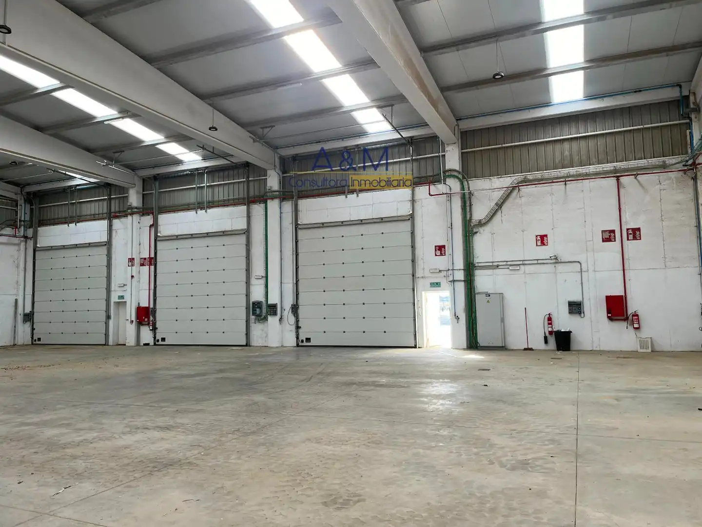 Industrial buildings for sale in Villamartín de Campos  with Heating and Alarm