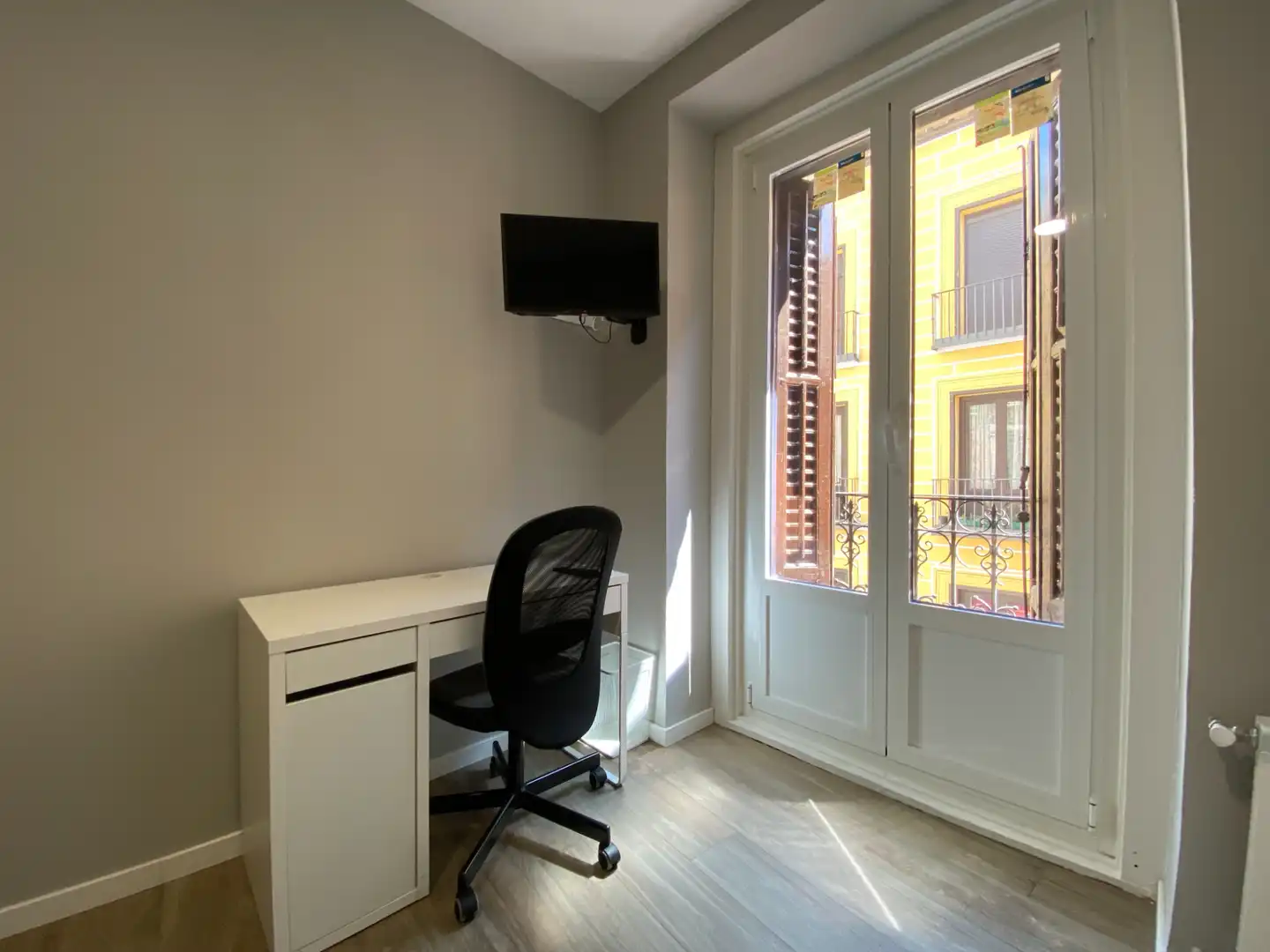 Habitación de Piso para compartir en  Madrid Capital con Aire acondicionado, Calefacción y Amueblado