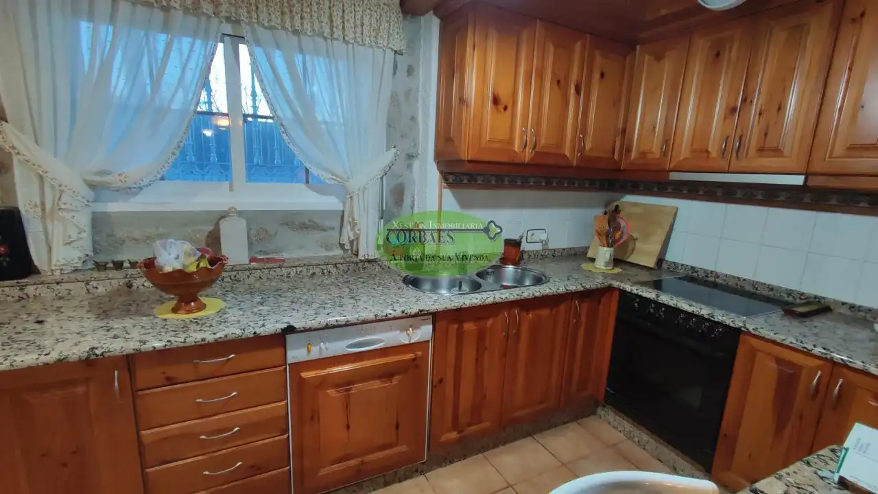 Cuina de Casa o xalet en venda en Paderne de Allariz amb Calefacció, Jardí privat i Parquet