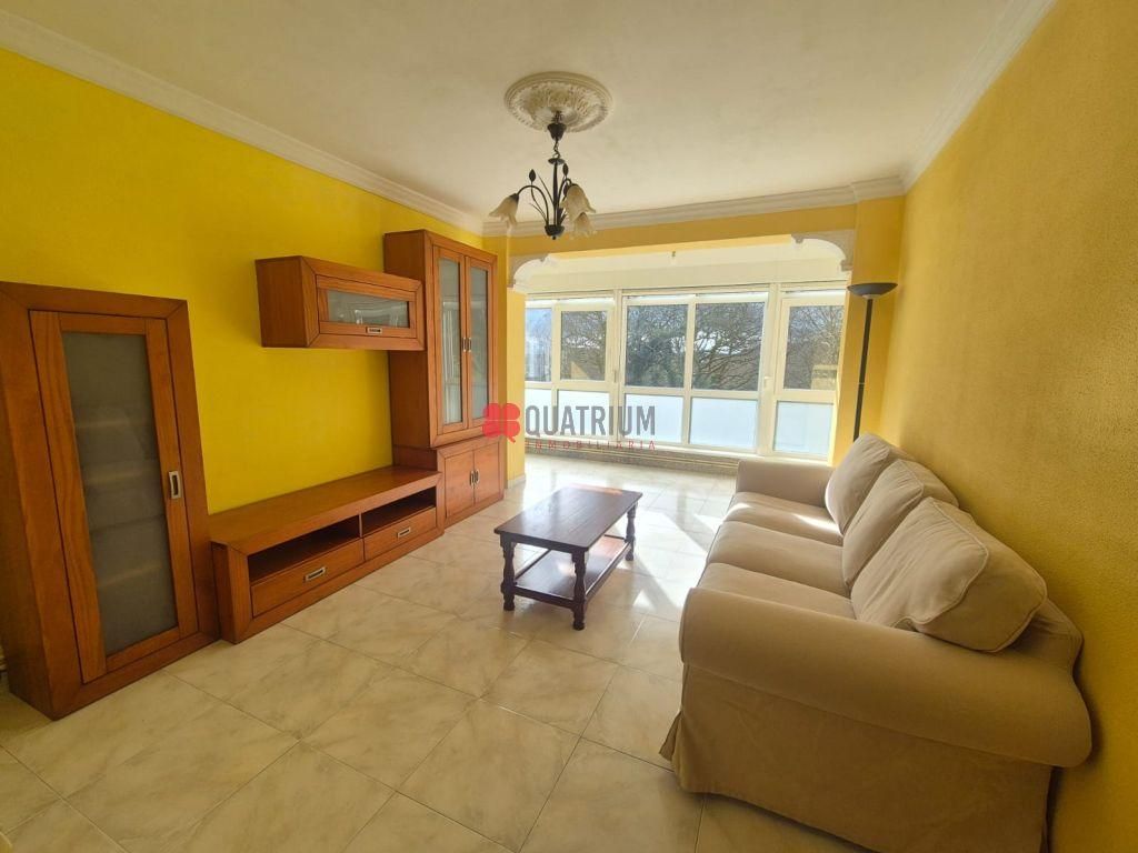 Vista exterior de Pis de lloguer en Santiago de Compostela  amb Traster i Moblat