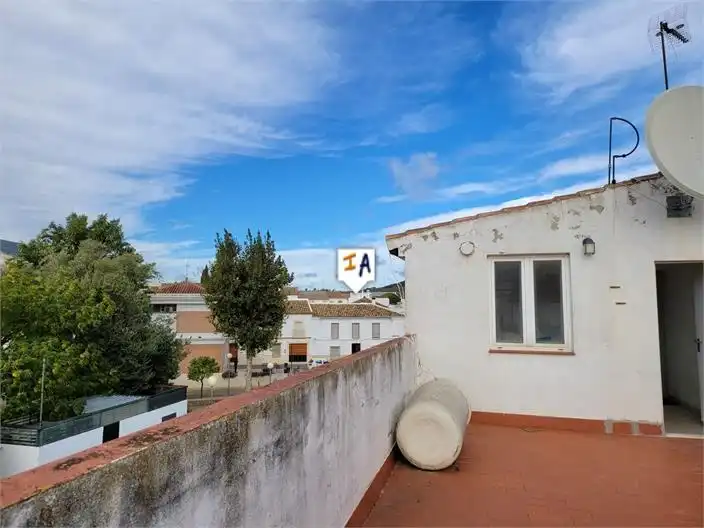 Casa adosada en venta en Lora de Estepa