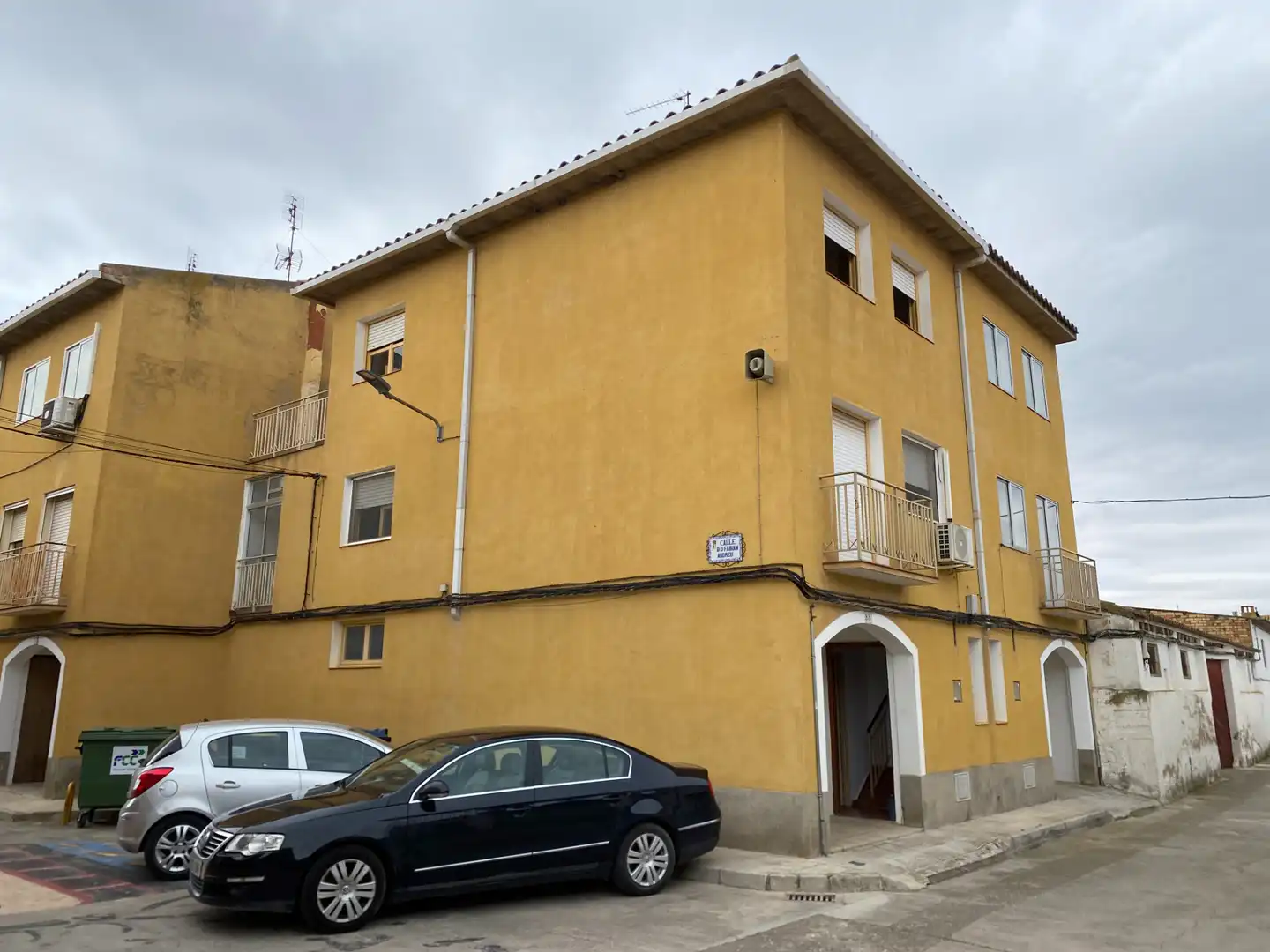 Vista exterior de Casa adosada en venda en Gelsa amb Calefacció i Terrassa