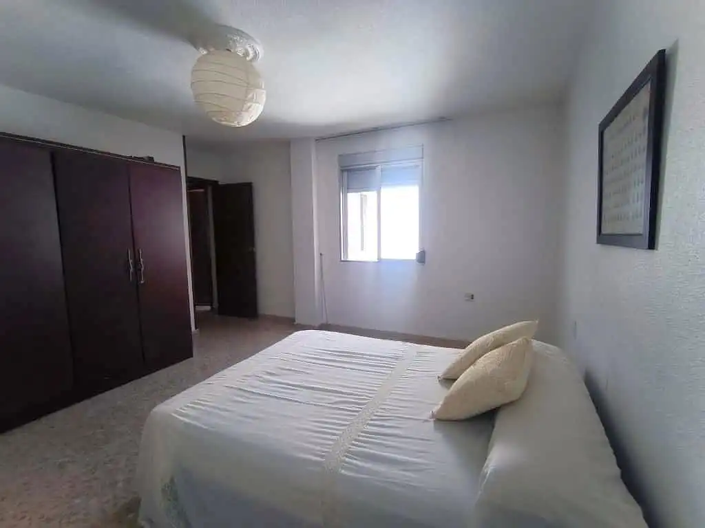 Schlafzimmer von Wohnung zum Verkauf in Mengíbar mit Klimaanlage, Terrasse und Möbliert