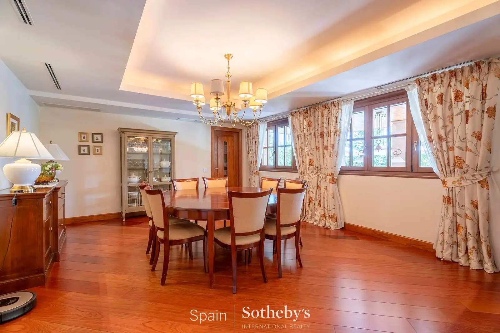 Comedor de Casa o chalet en venta en Madrid con Aire acondicionado, Calefacción y Jardín privado