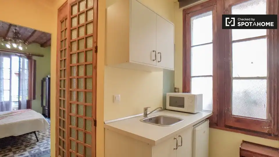 Kitchen of Flat for rent in Ciutat Vella