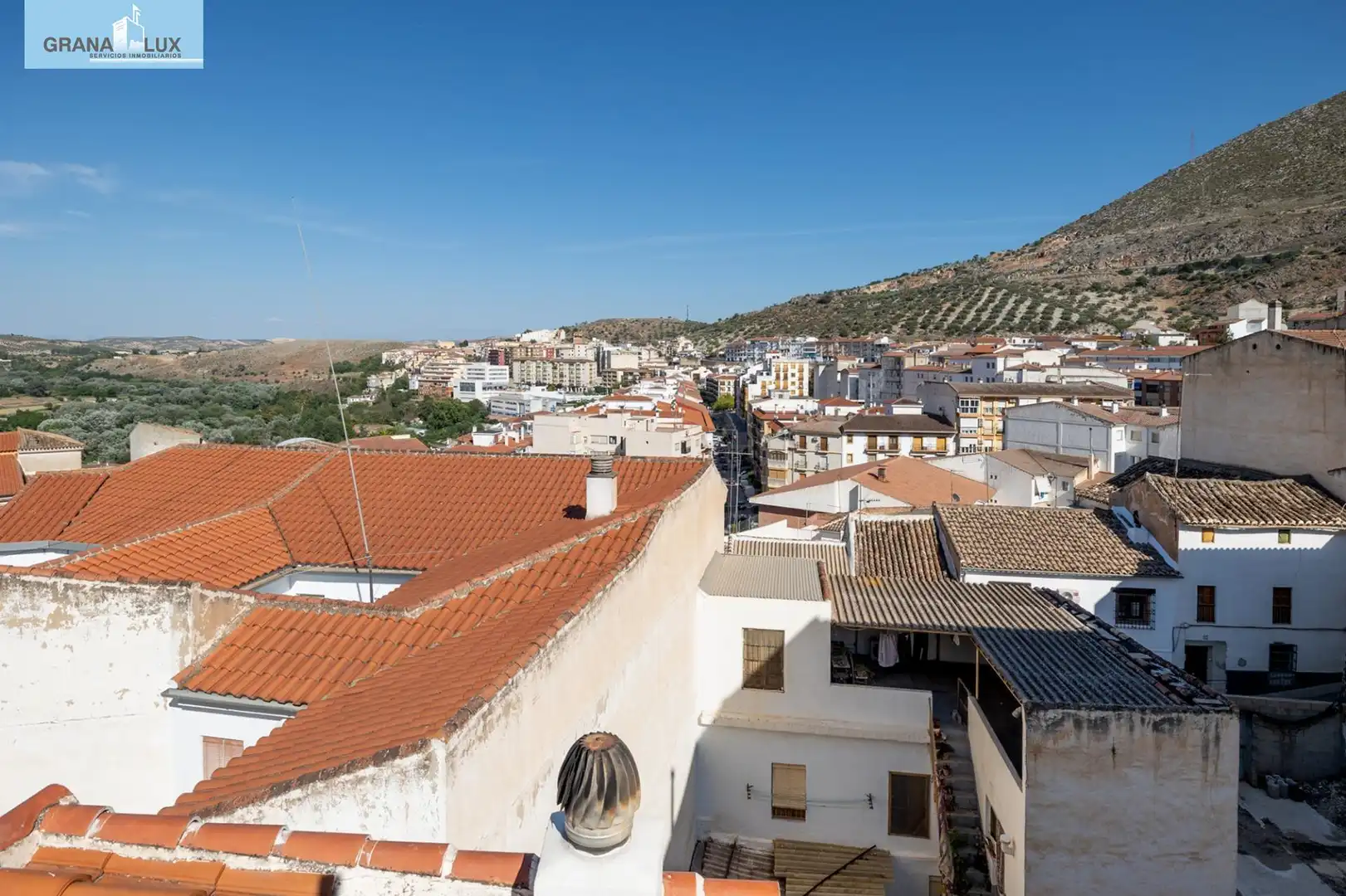 Vista exterior de Casa adosada en venda en Loja amb Aire condicionat, Calefacció i Parquet
