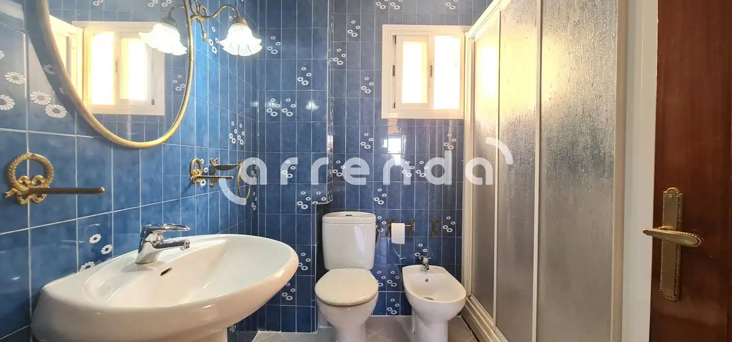 Baño de Piso de alquiler en Alcorcón con Terraza