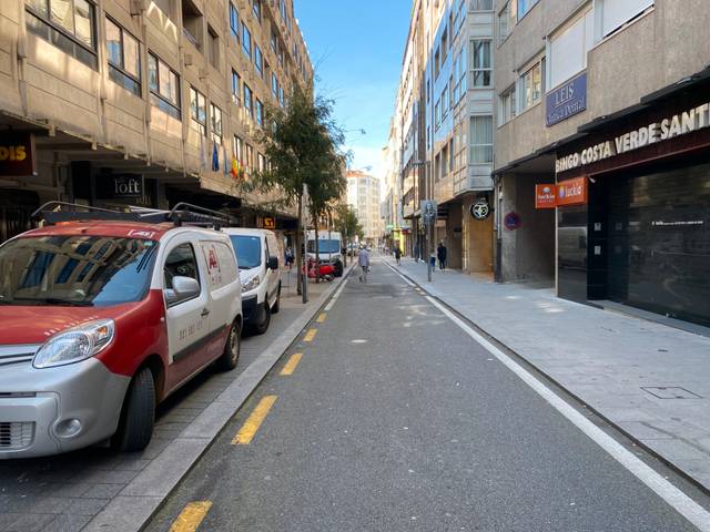 Local comercial en Venta en Rúa de Montero Ríos en Ensanche - Sar