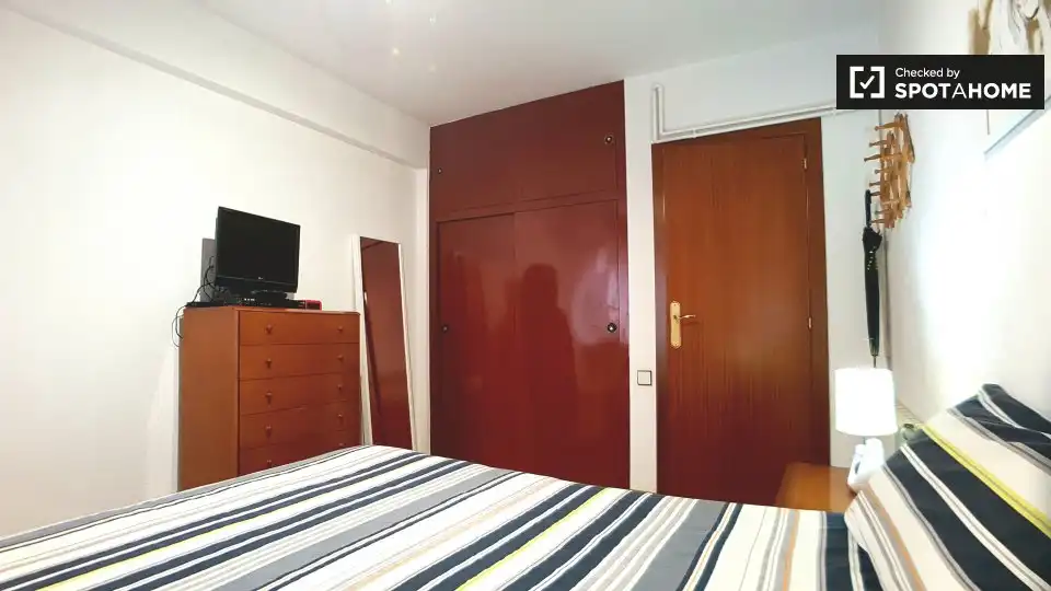 Habitació a Sant Martí de Provençals