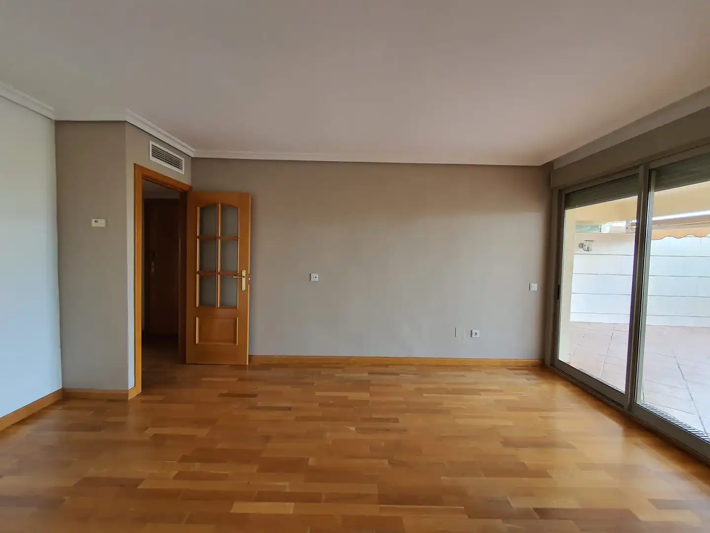 Sala d'estar de Pis de lloguer en Málaga amb Aire condicionat, Calefacció i Parquet