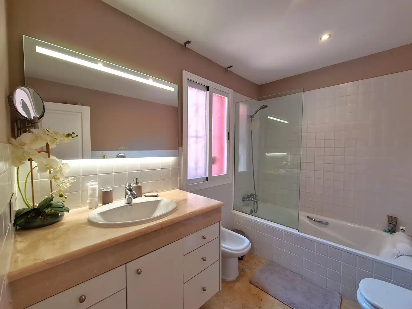 Bathroom of Detached homes for sale in Estepona  with Air Conditioner, Private garden and Terrace