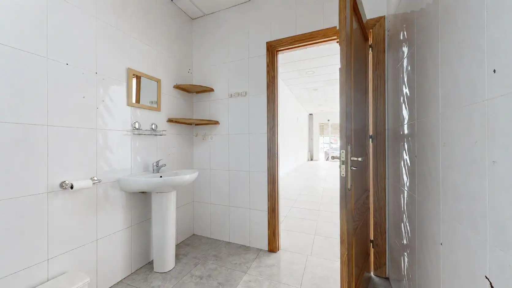 Commercial properties for sale in Avenida De Lepanto , 2, Cortes - Huertas