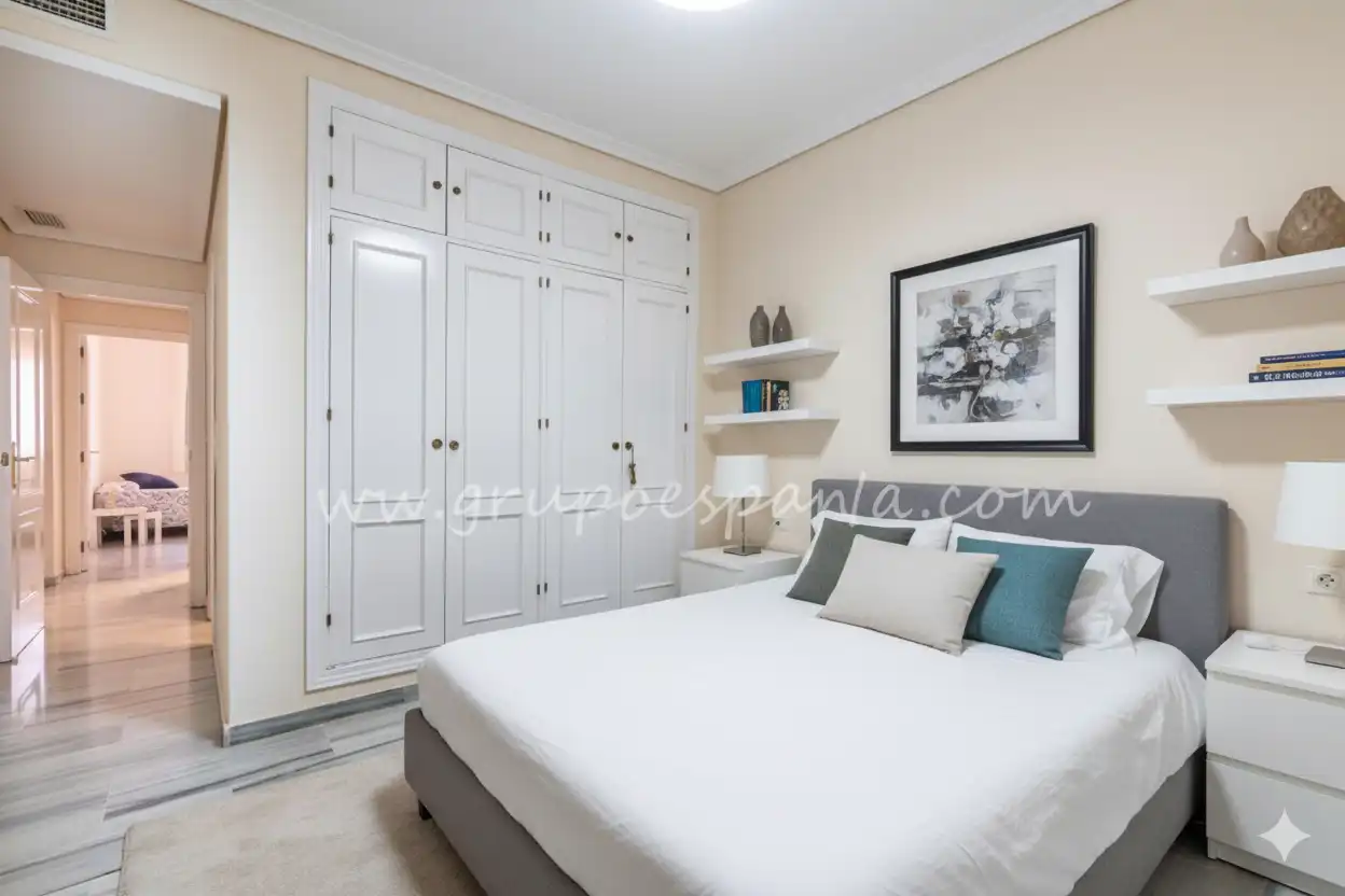 Bedroom of Flat for sale in Sevilla  with Air Conditioner and Terrace