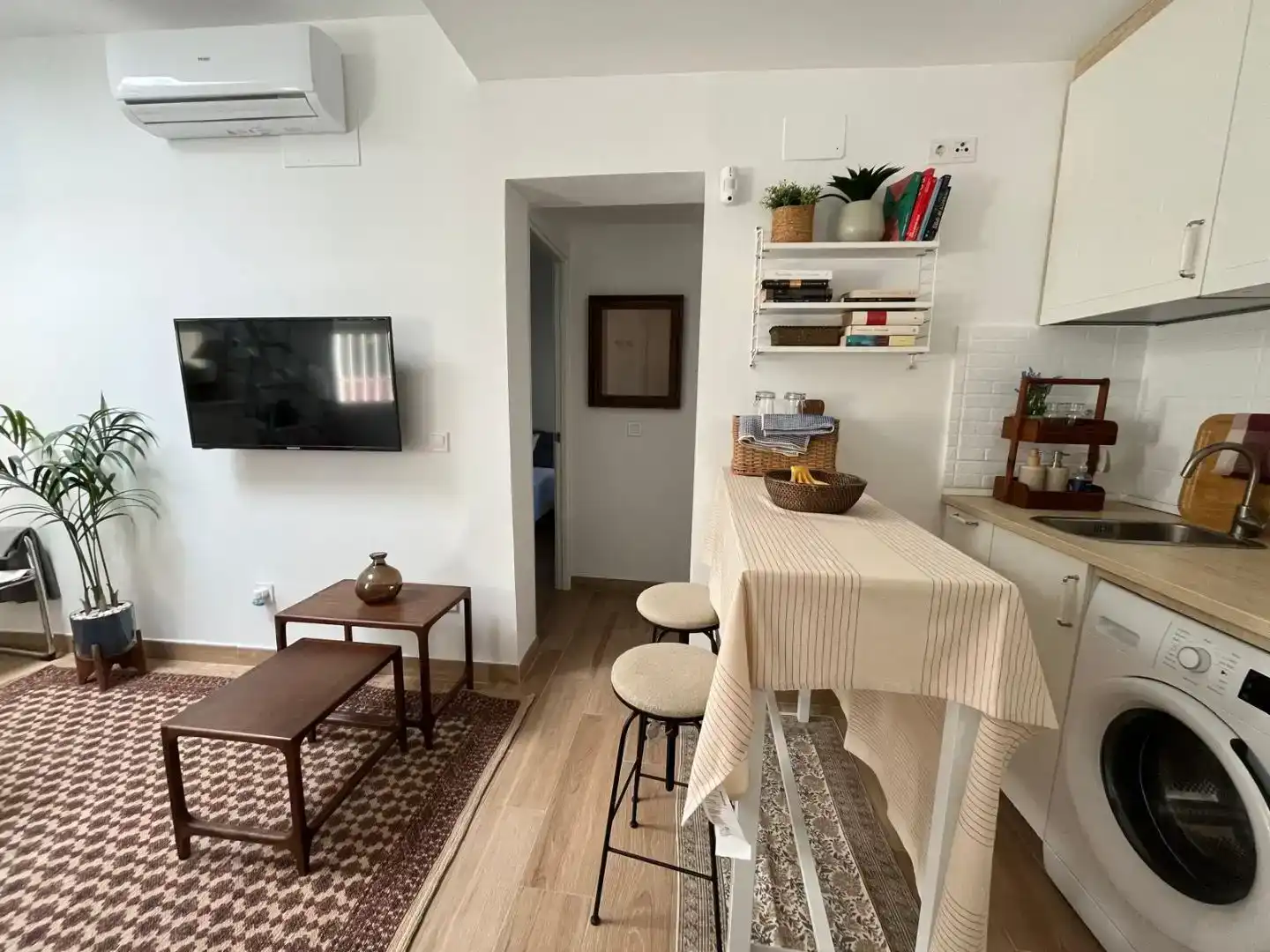 Sala d'estar de Pis en venda en  Madrid Capital amb Aire condicionat i Balcó