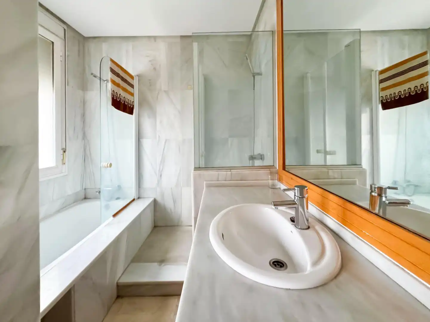 Bathroom of Houses for sale in Sevilla  with Terrace