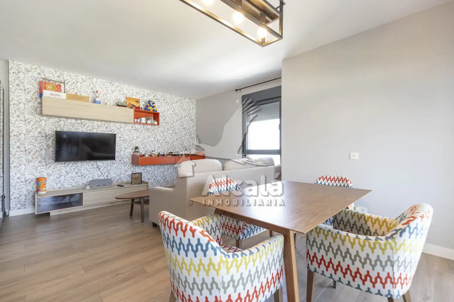 Sala d'estar de Àtic en venda en Rivas-Vaciamadrid amb Aire condicionat, Calefacció i Jardí privat