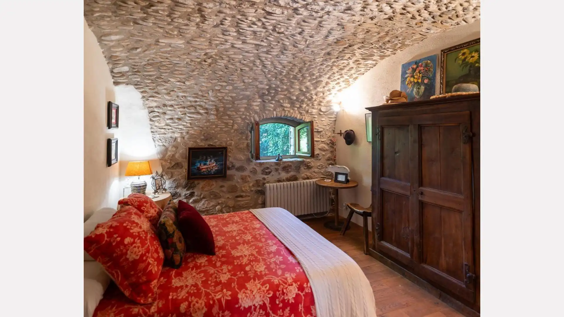 Habitación de Finca rústica en venta en Esponellà con Aire acondicionado, Calefacción y Jardín privado