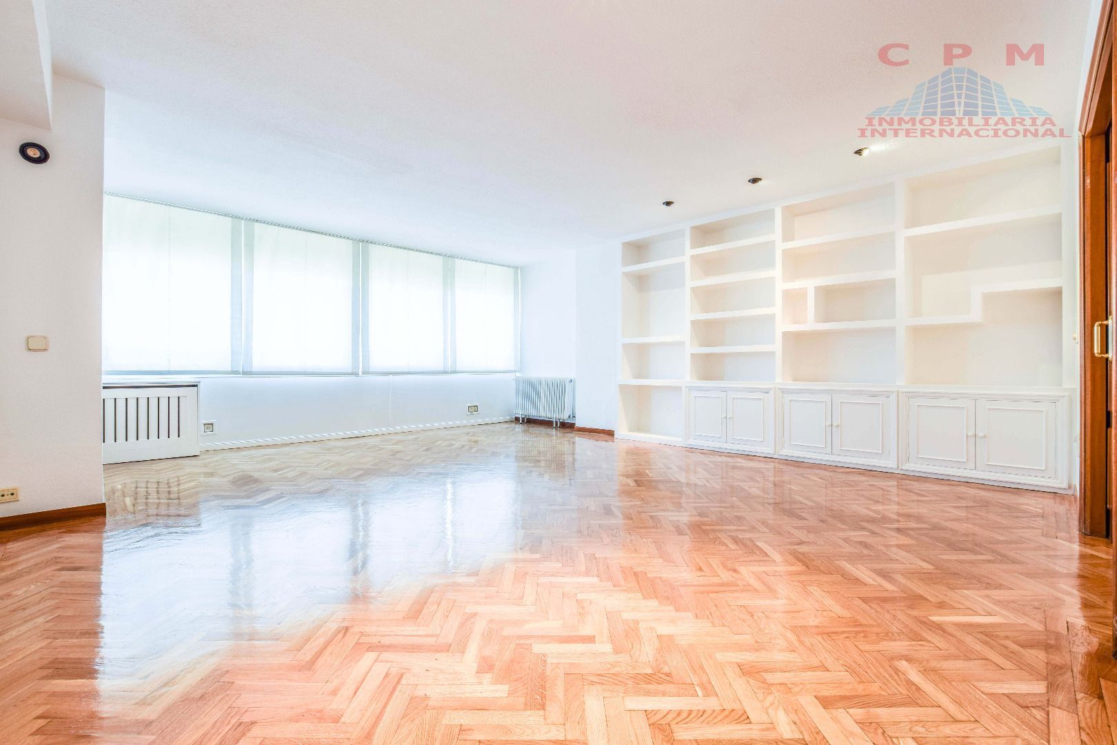 Living room of Flat to rent in  Madrid Capital  with Air Conditioner, Heating and Storage room